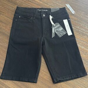 TAHARI Abigail Mid-Rise Bermuda size 6 NEW